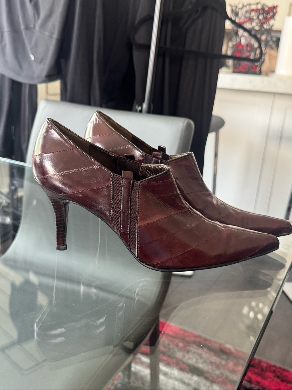 Stuart Weitzman Vintage Pointed-Toe Leather Ankle Booties in Chocolate
